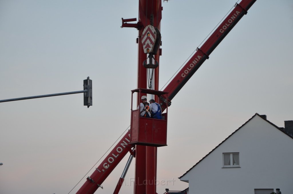 Kran drohte umzustuerzen Koeln Porz Zuendorf Hauptstr P108.JPG - Miklos Laubert